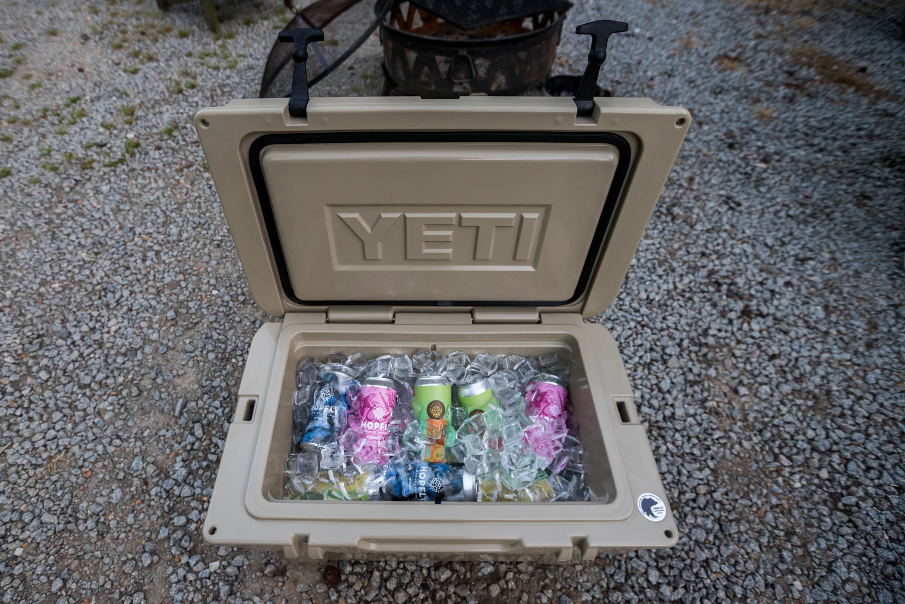 Yeti Tundra 45 Kühlbox Tan – Bild 6